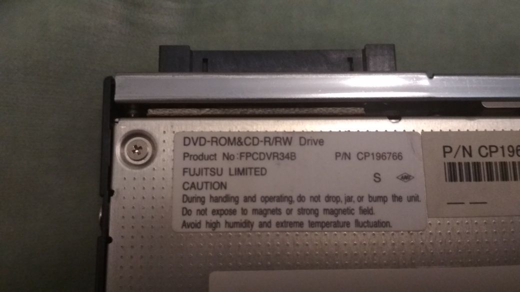 Unitate optica CD: DVD-ROM&CD-R/RW Fujitsu