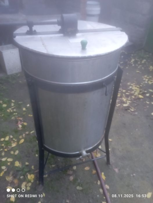 Центрофуга за мед