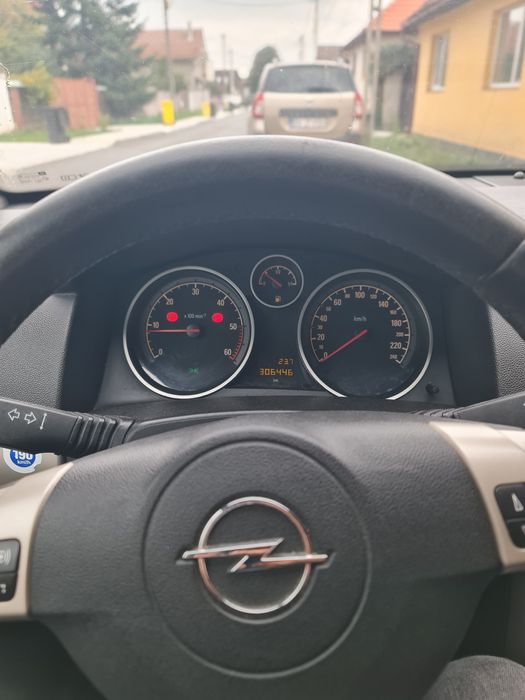 Opel astra h 1.7