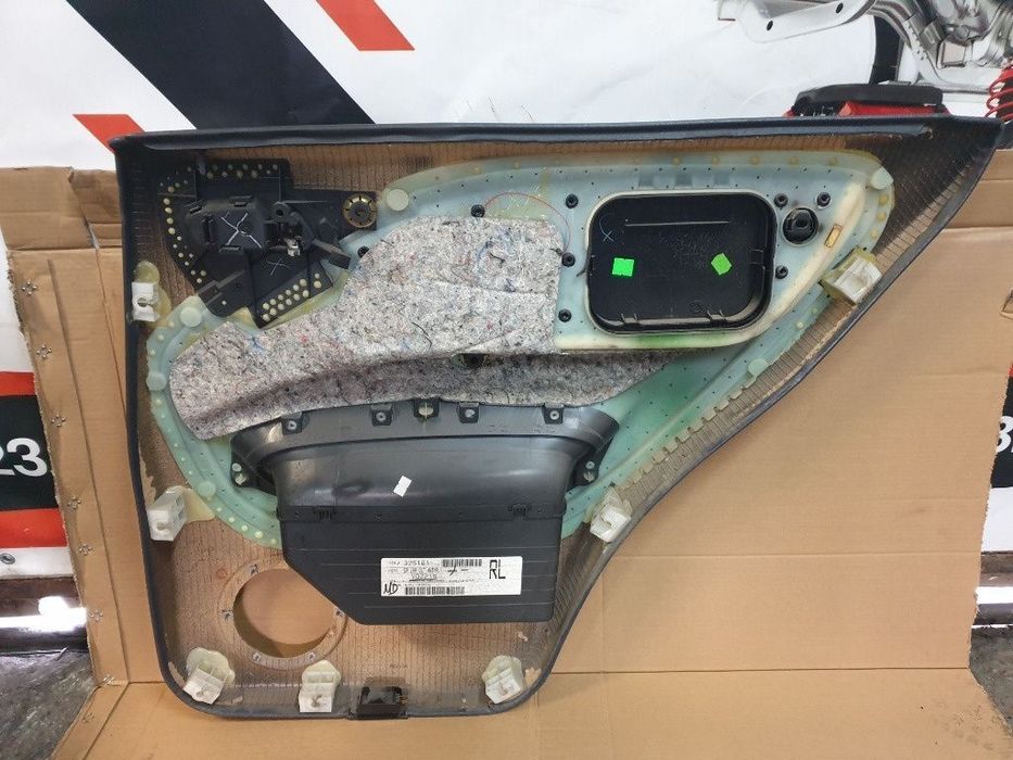 Panou usa stanga spate MERCEDES-BENZ M-CLASS W163 1998 - 2005 2.7 ML 270 CDI OM 612.963  A16373015705