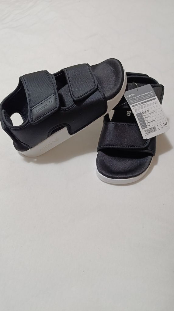 Сандали ADIDAS 39 ном. нови унисекс