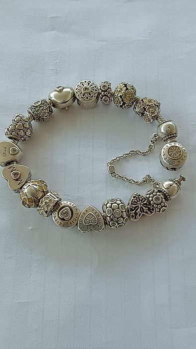 Brățară Pandora cu accesorii originale,mărime 19