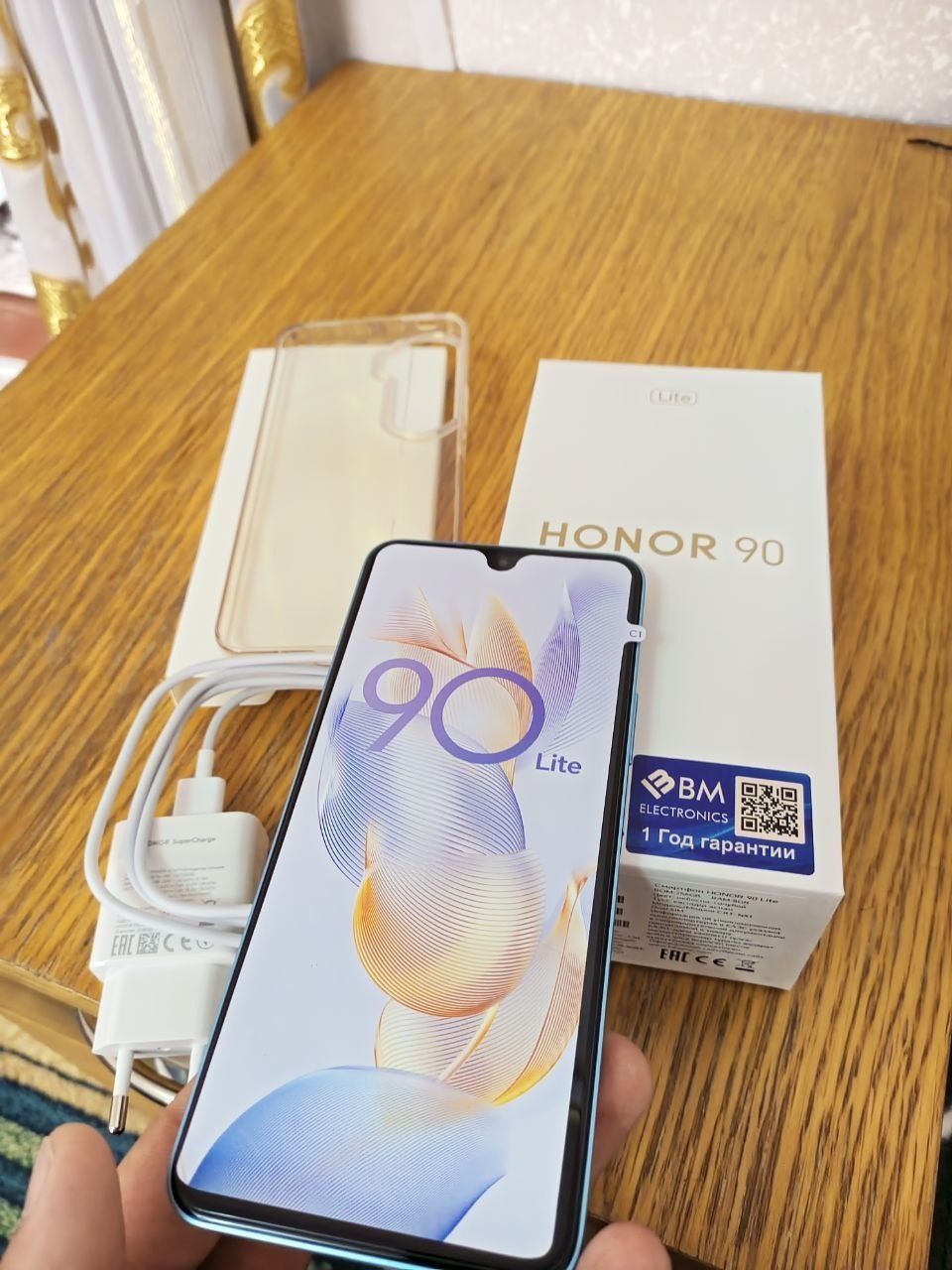 Honor 90 lite 8/256 sotiladi