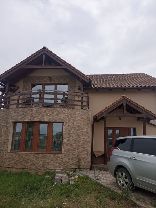 Vând casă deosebita in Păulești