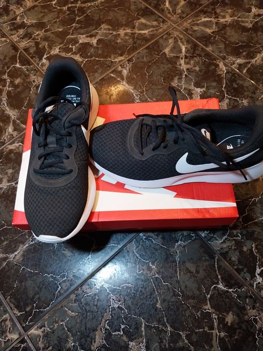Маратонки Nike (2021)