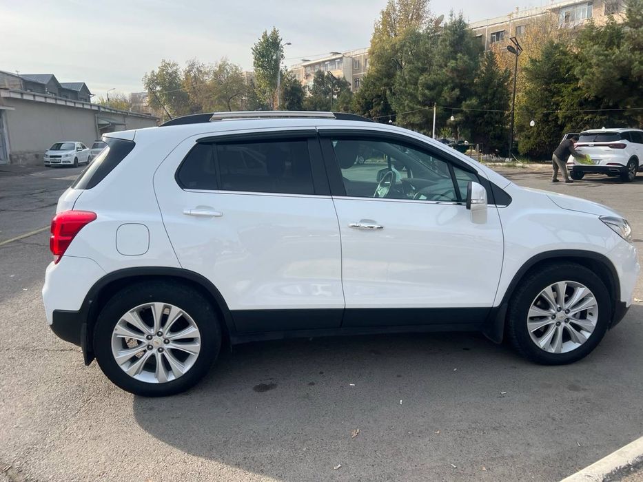 Assalomu alaykum Trecer 1 sotiladi