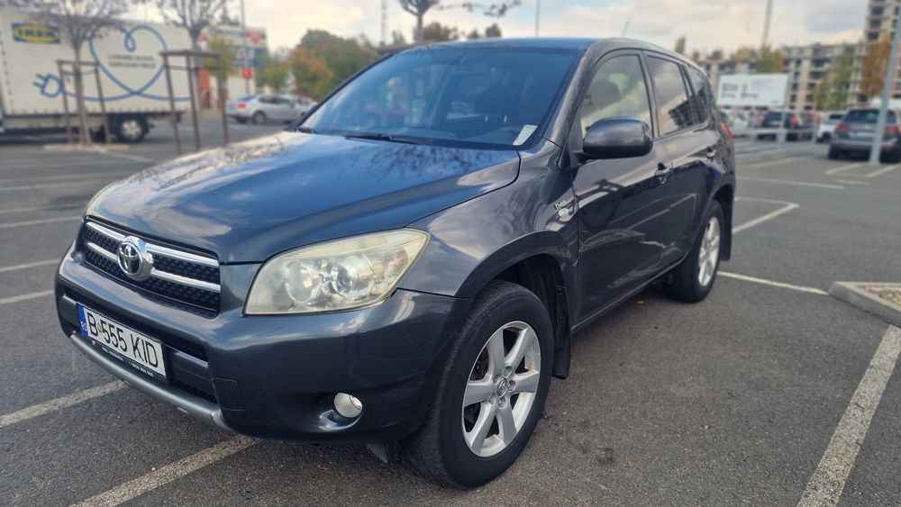 Vând Toyota Rav4