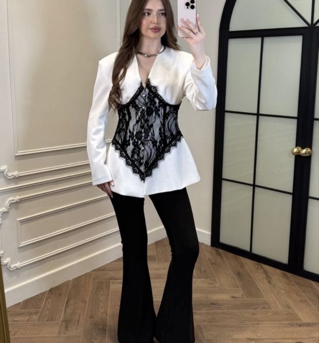 Пиджак с кружевом