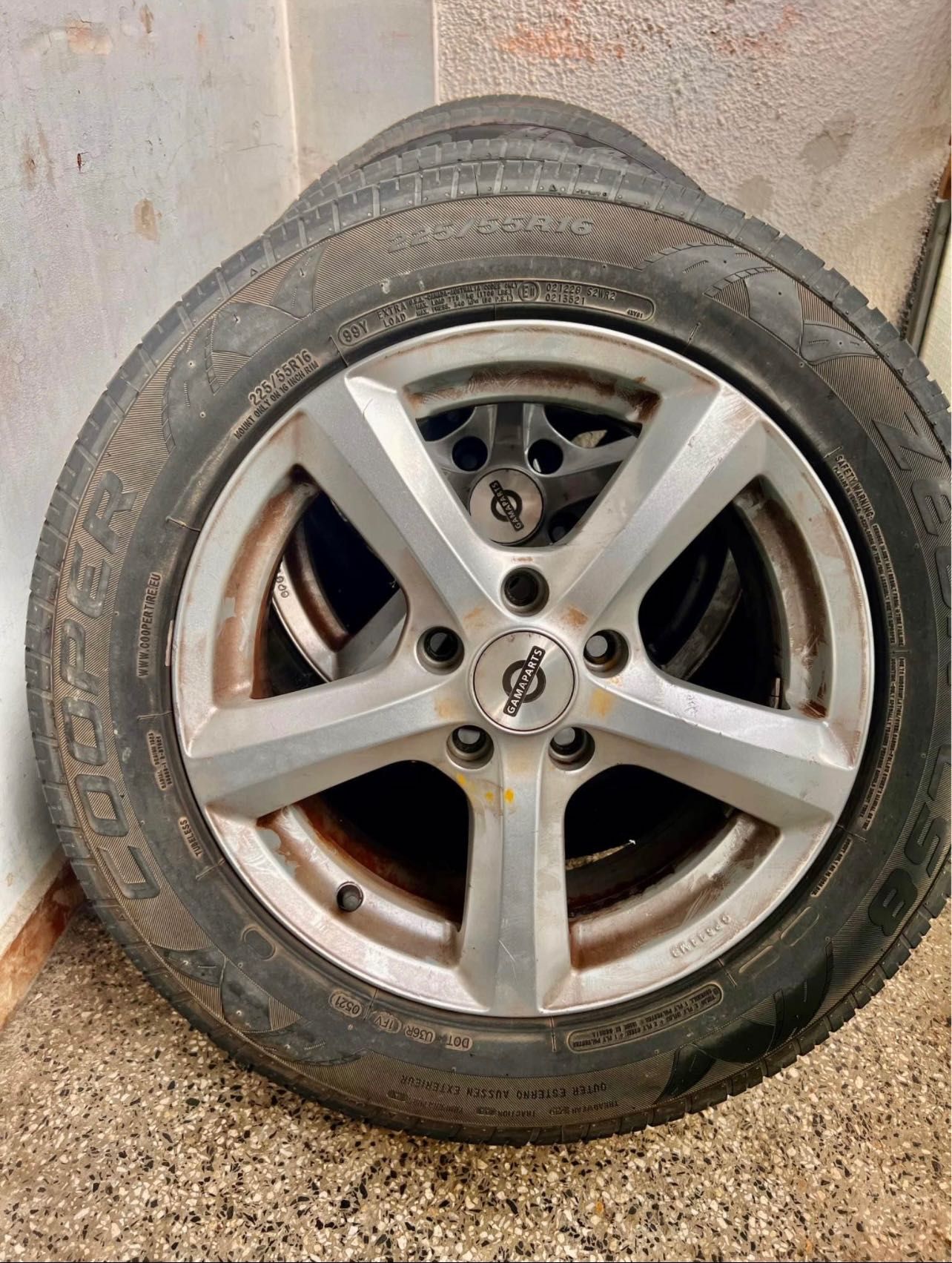 Гуми 225/55 R16 комплект с джанти