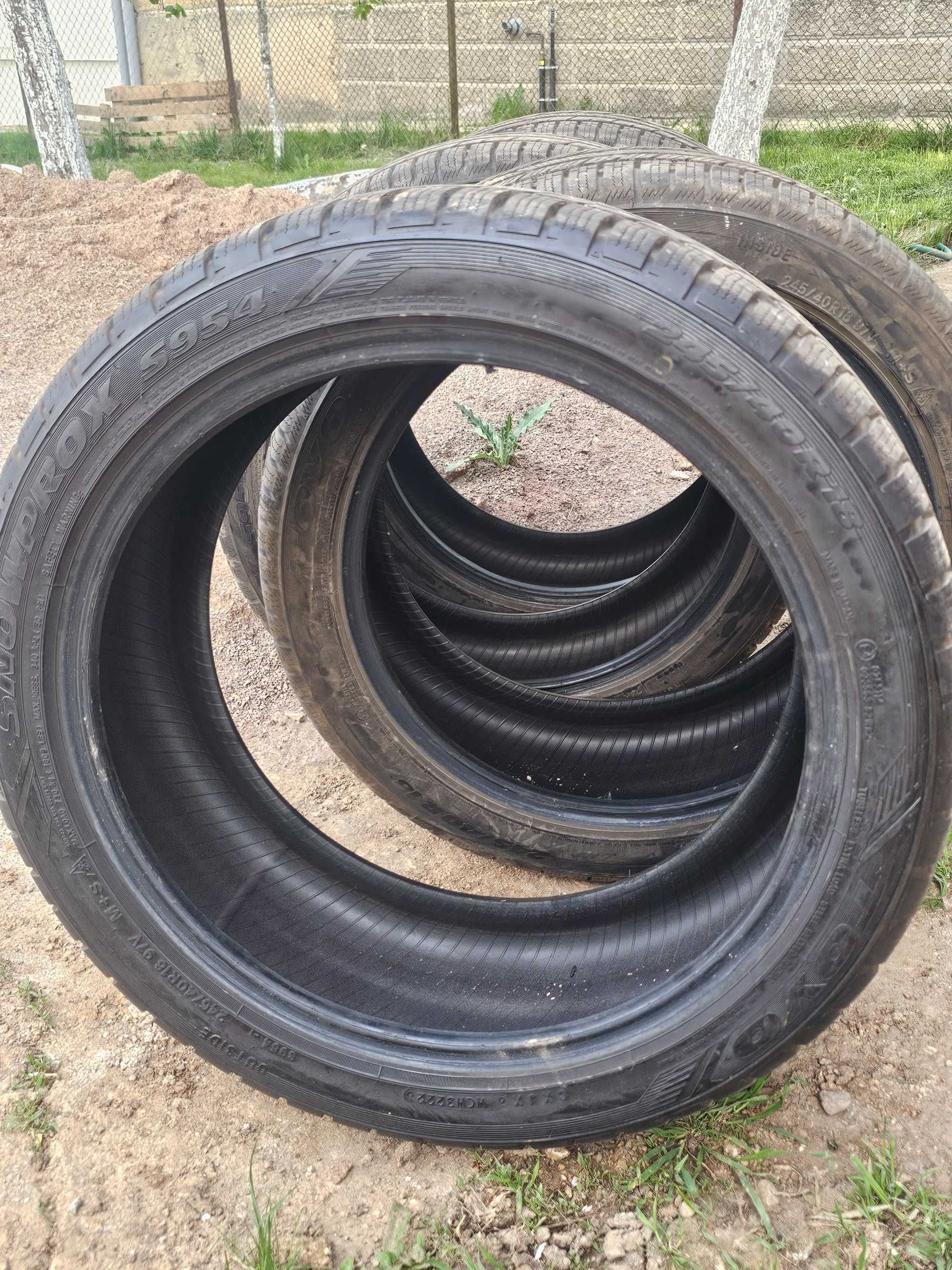 Зимни гуми TOYO 245 40 18