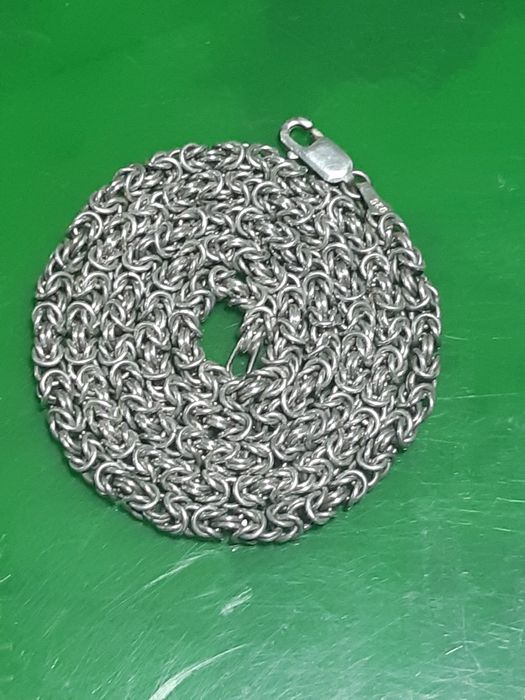 Продам цепочку из серебра .
