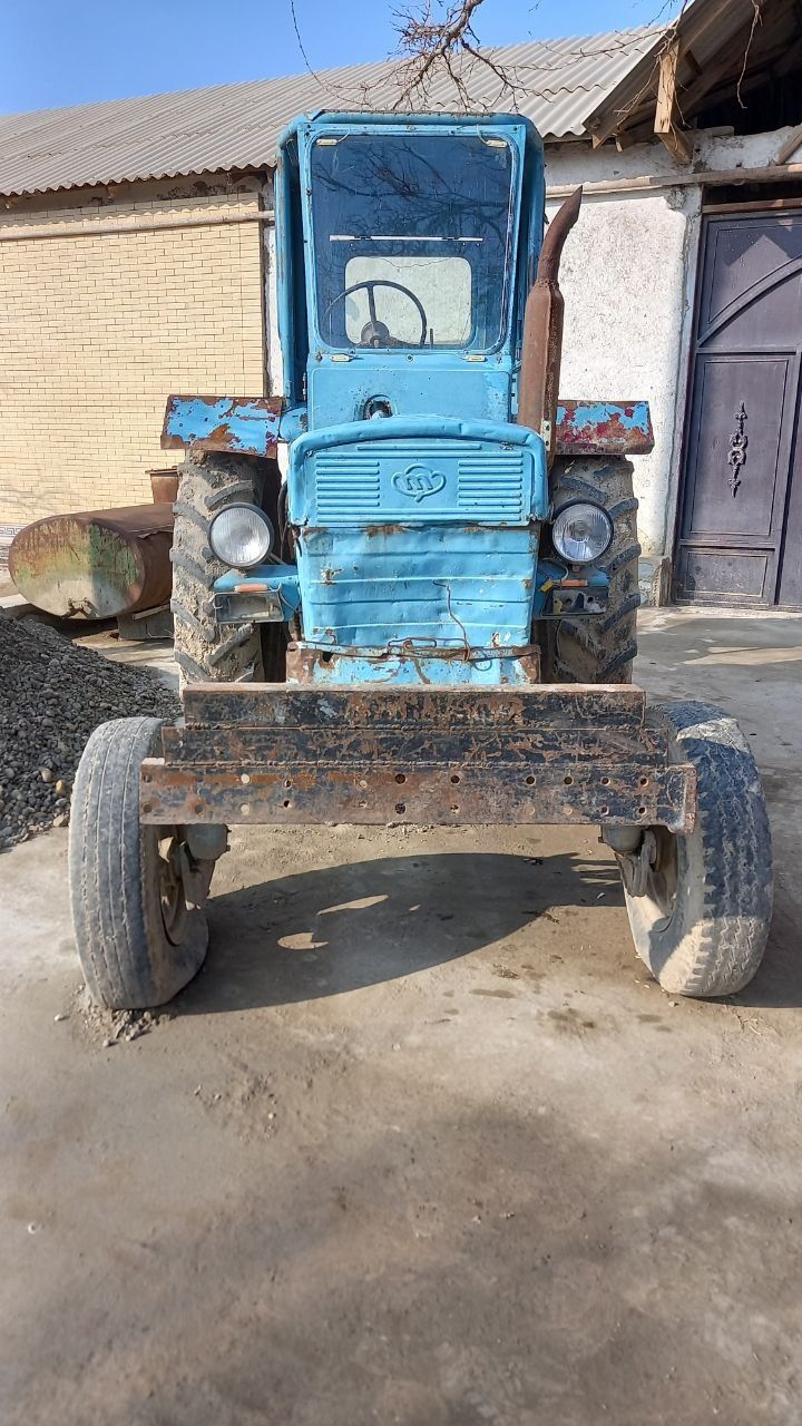 Traktor telechka NRU