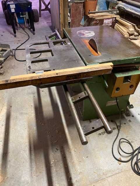 циркуляр с каретка