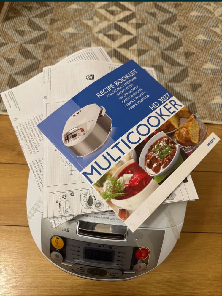 Multicooker Philips, 980 W, 5L, nou