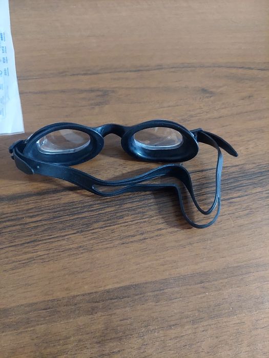 Продаю очки для плавания