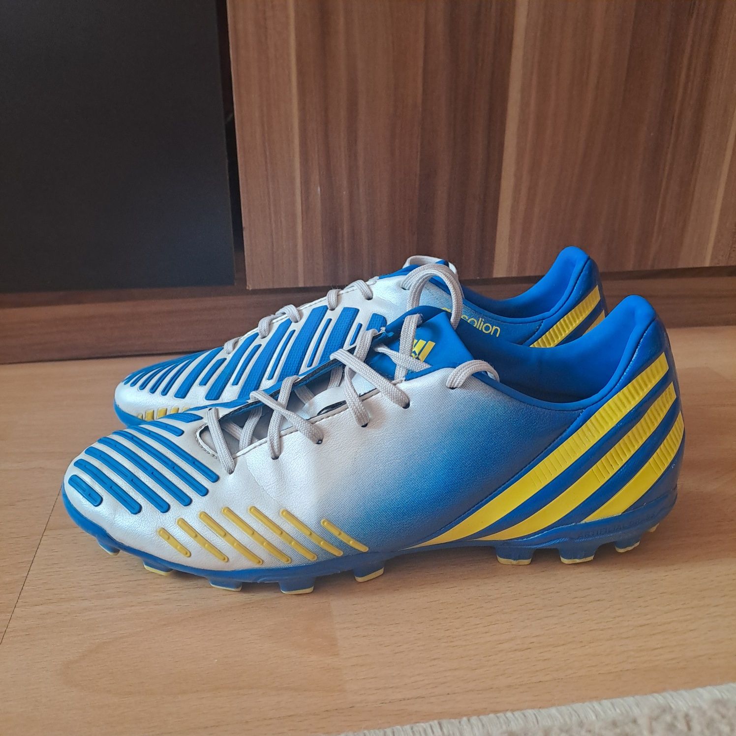 Оригинални Футболни обувки Adidas predator absolion номер 42 2/3