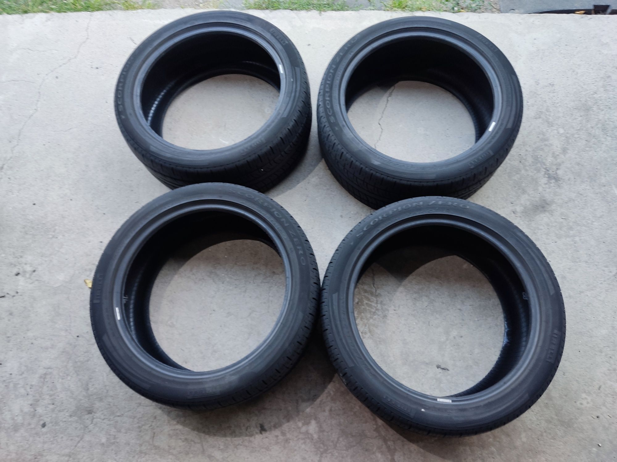 295 40 22 летни Pirelli mercedes g class