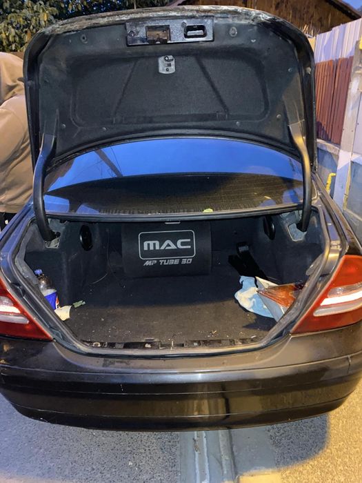 Vând sau schimb Mercedes e class c180 kompersor