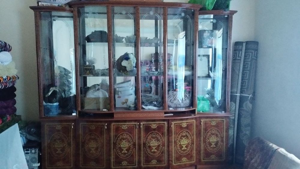 Deyarli yangi. Sinmagan qirilmagan.