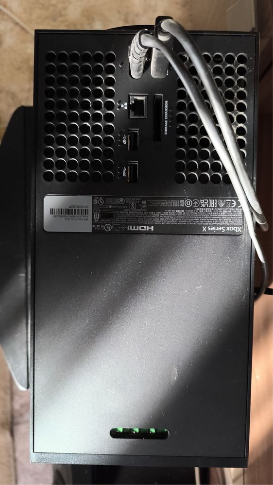 Продам консоль Xbox Siries x 1tb памяти