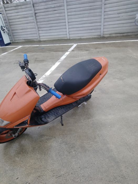 Vand sau schimb aprilia sr50