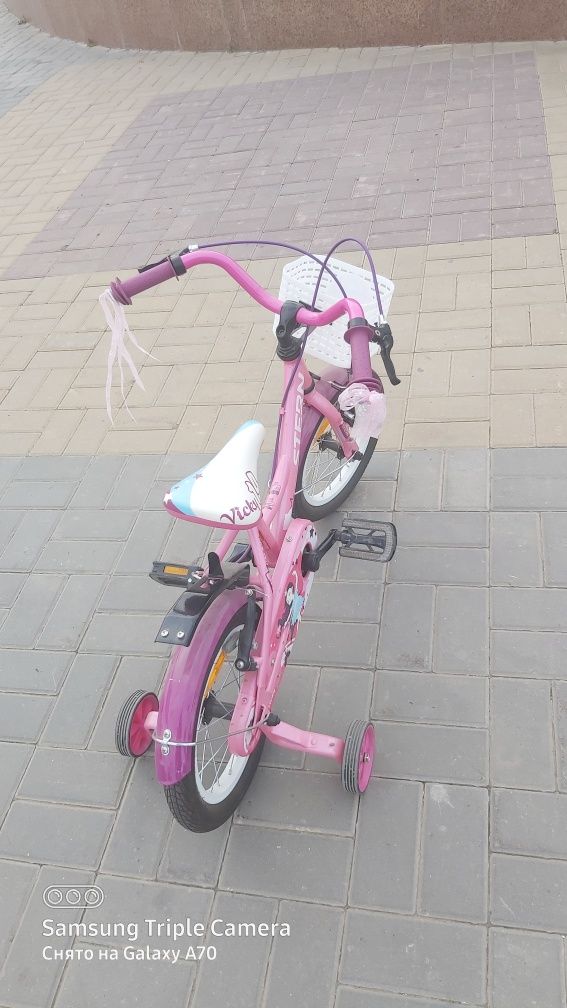 Продам велосипед б/у в отличном состоянии. Для девочки 4- 5 лет