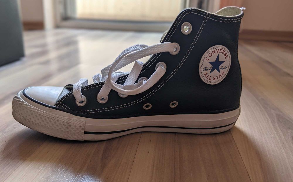 Високи кожени кецове Converse