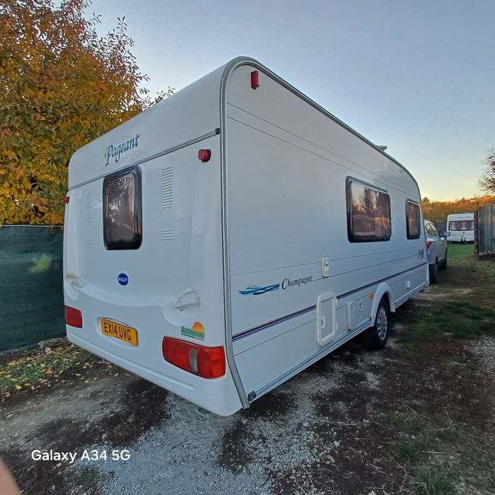 Vând bsyley pangeant