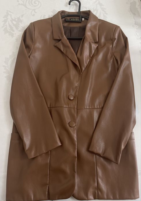 Женский кожанный пиджак