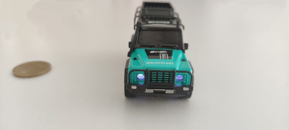 Jeep controlat prin WIFI scara 1/64