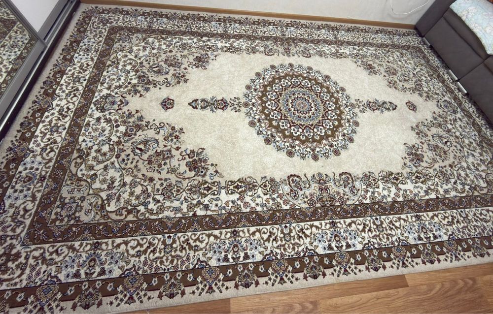 Продам ковер 2,5*4 м