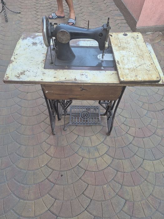 Masina de cusut veche