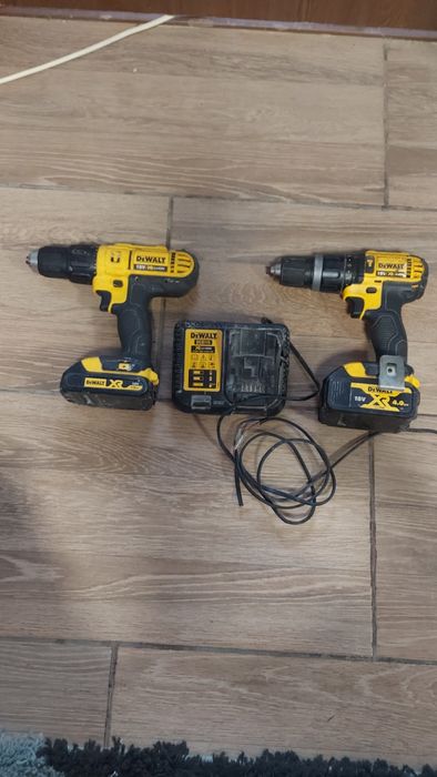 Vând două bormașini dewalt