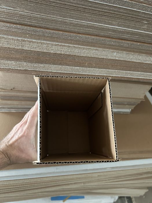 Vand cutii clasice din carton