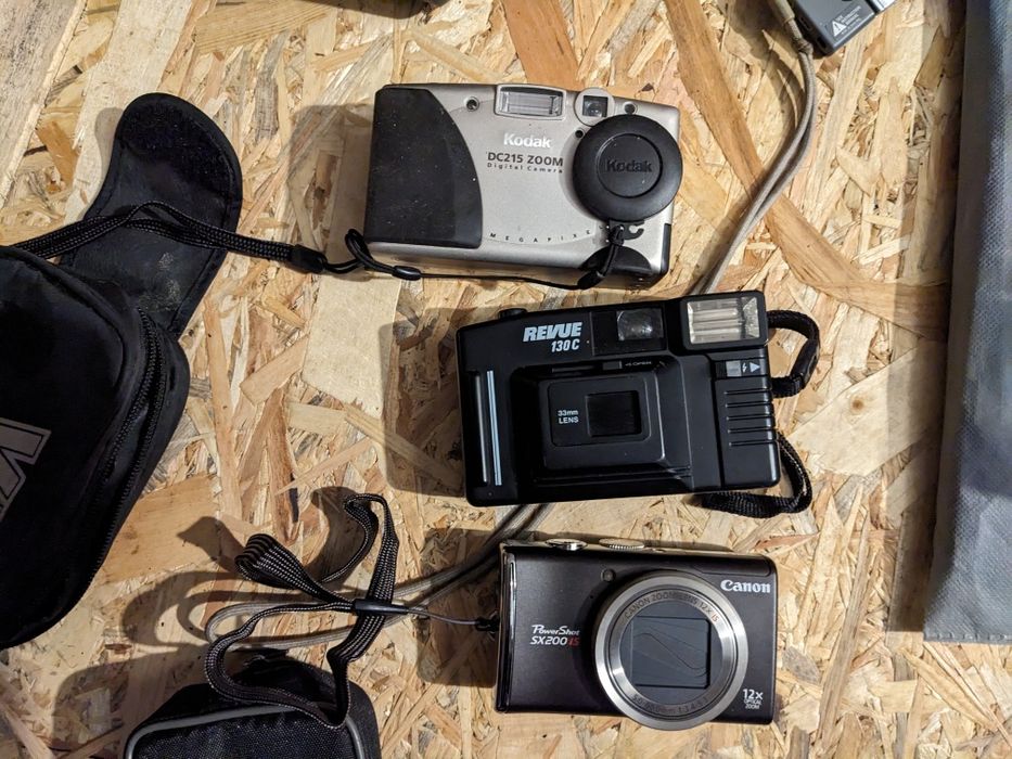De vânzare aparate foto