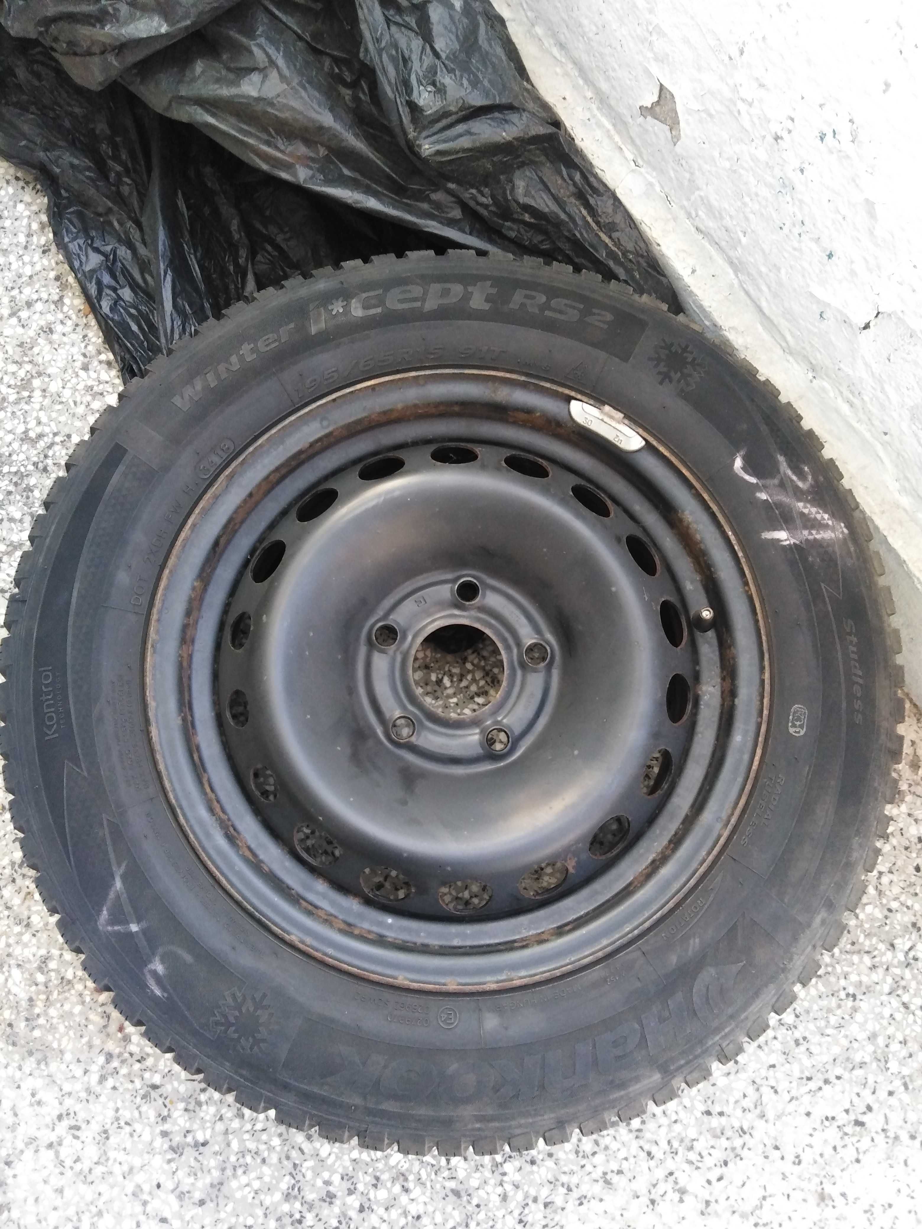 Рено Меган 3, 15ски зимни гуми на железни  джанти 4броя
