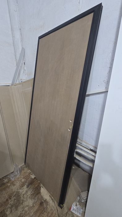 Продам межкомнатные дверь