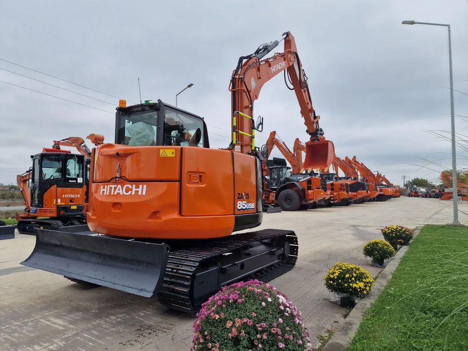 Hitachi ZX85-6, 2022, 2.582h, Masa Operationala 8,65t, CUPLA RAPIDA HIDRAULICA+3 CUPE NOI, SENILE NOI, Inst picon, camera spate, ad sapare 5m, ridica 4,5t, LAMA NIVELARE, Sistem antifurt, 58CP, Leasing 4 ani cu rata lunara 1300Eur/6500 lei,PROMOTIE 58.900