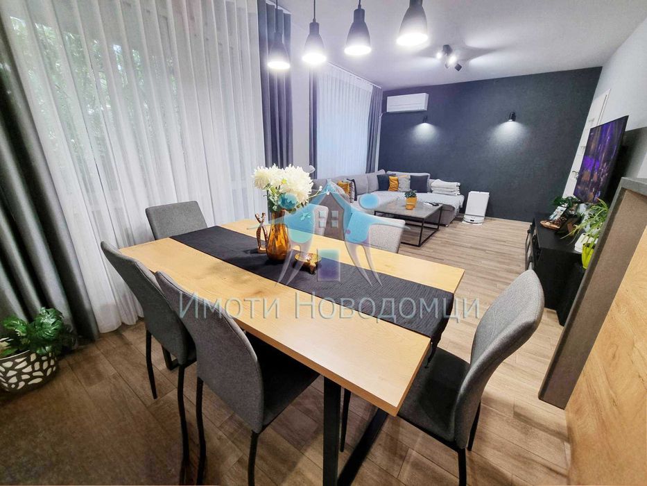 Тристаен, Шумен, Център