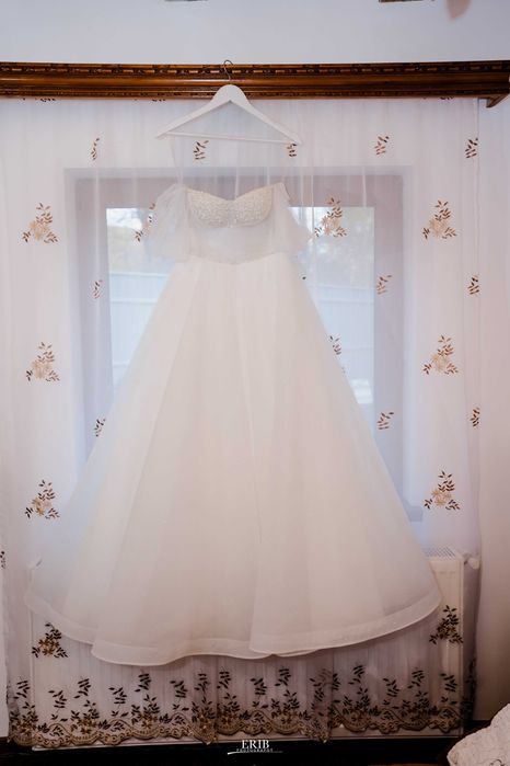 Vand rochie de mireasa