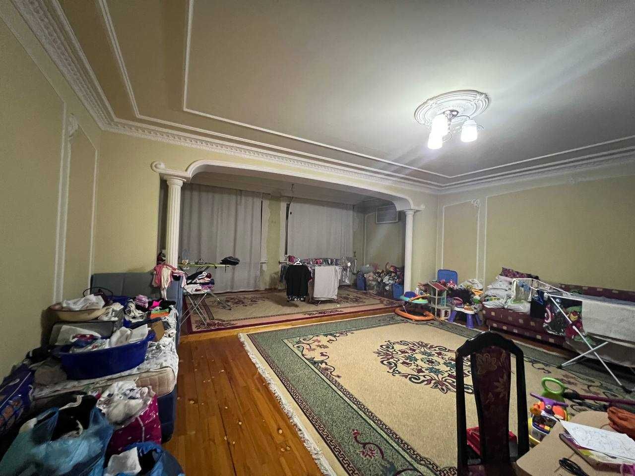 Шайхантахур, ресторан Висол, 4/1/4 кирпич, банковская 180 м² =