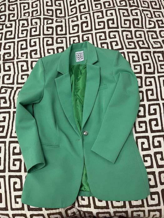 Пиджак зеленого цвета