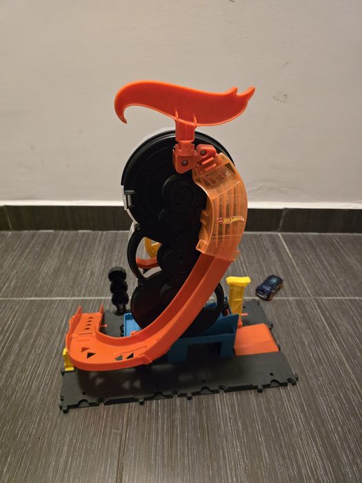 Vulcanizare Hot Wheels