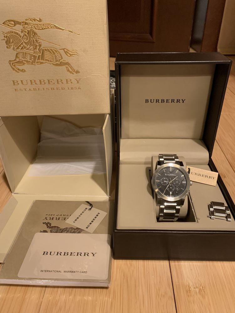 Ceas Burberry/ Accept schimb-dau diferenta