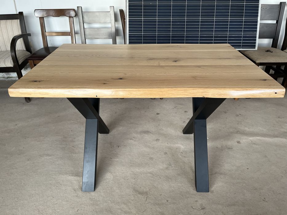 Трапезна маса от дъб масив с метални крака 120/80