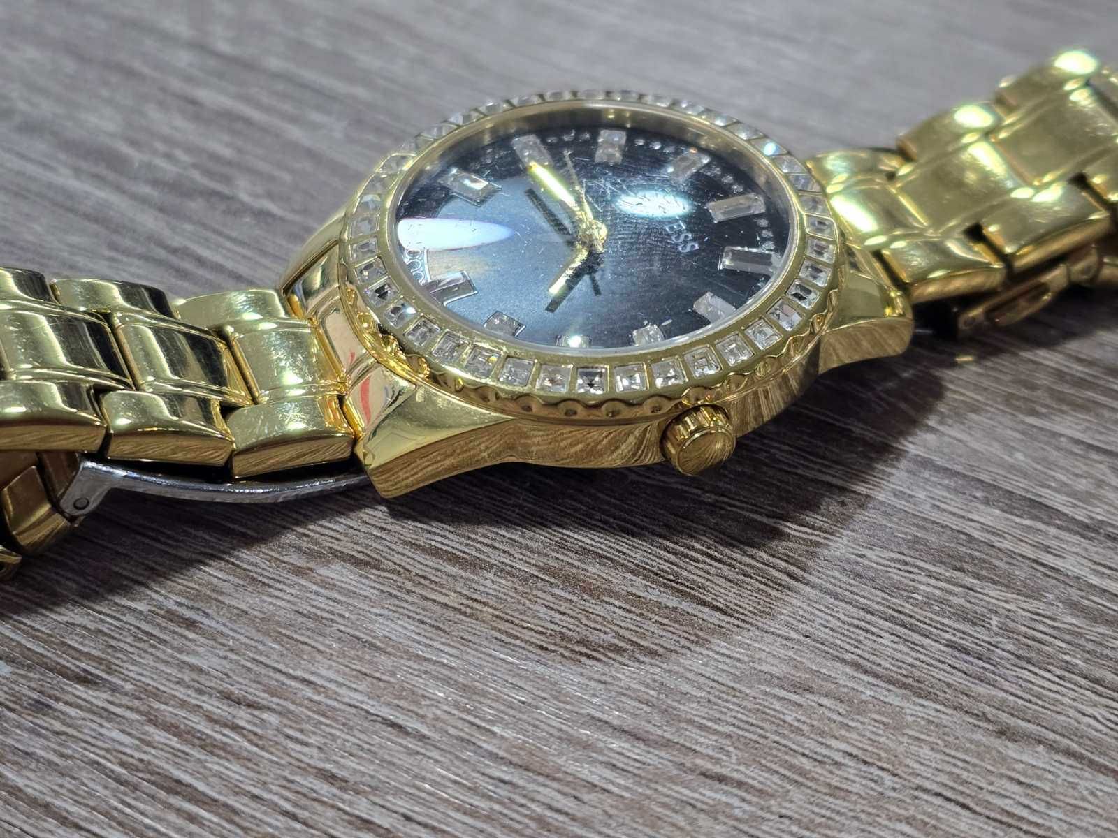 Часовник Guess GW0111L2
