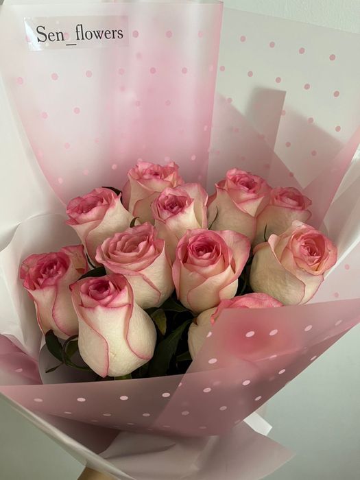 Розовые розы 11 шт свежие