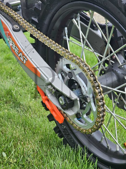 Кросов мотор 125 кубика. Крос 125cc UpBeat. Нов