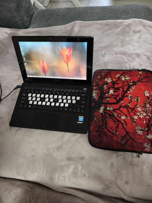 Ноутбук/нетбук Asus x200M + чехол + зарядка