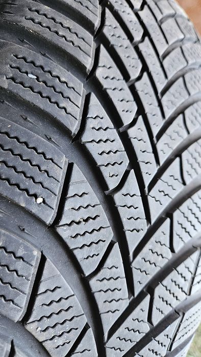 2бр гуми 215 65 16 дот 22 семперит